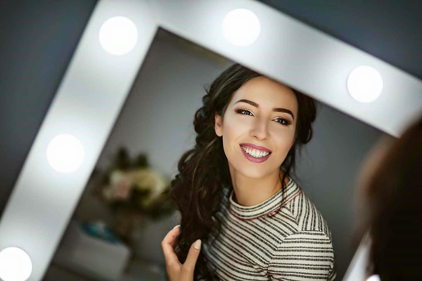 Komfortowe wnętrze studia makijażu Szczecin - miejsce relaksu podczas zabiegów kosmetycznych