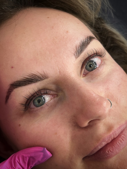 Lifting rzęs w Szczecinie - efekt zabiegu przed i po w studio Agaty Maślak