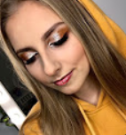 Sandra Sas - panna młoda po makijażu ślubnym w studio makijażu Szczecin